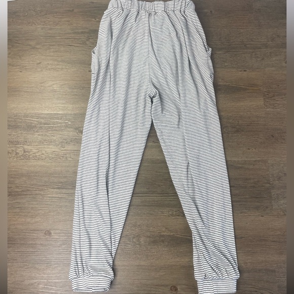 Böhme Women’s Essential White and Black Striped Joggers, size small - Picture 9 of 9